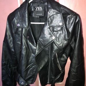 Somewhat brand new leather jacket from Zara. Condition 9/10